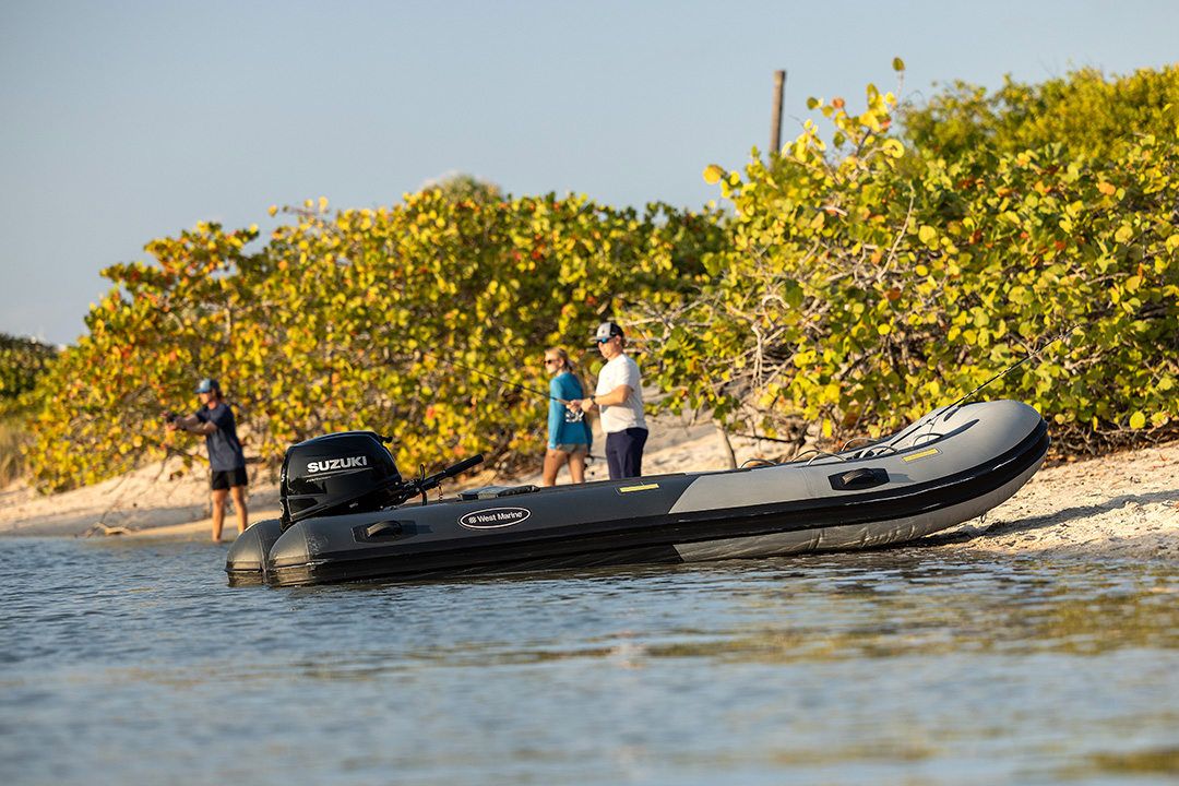 Suzuki Outboard DF25A | Doss Marine