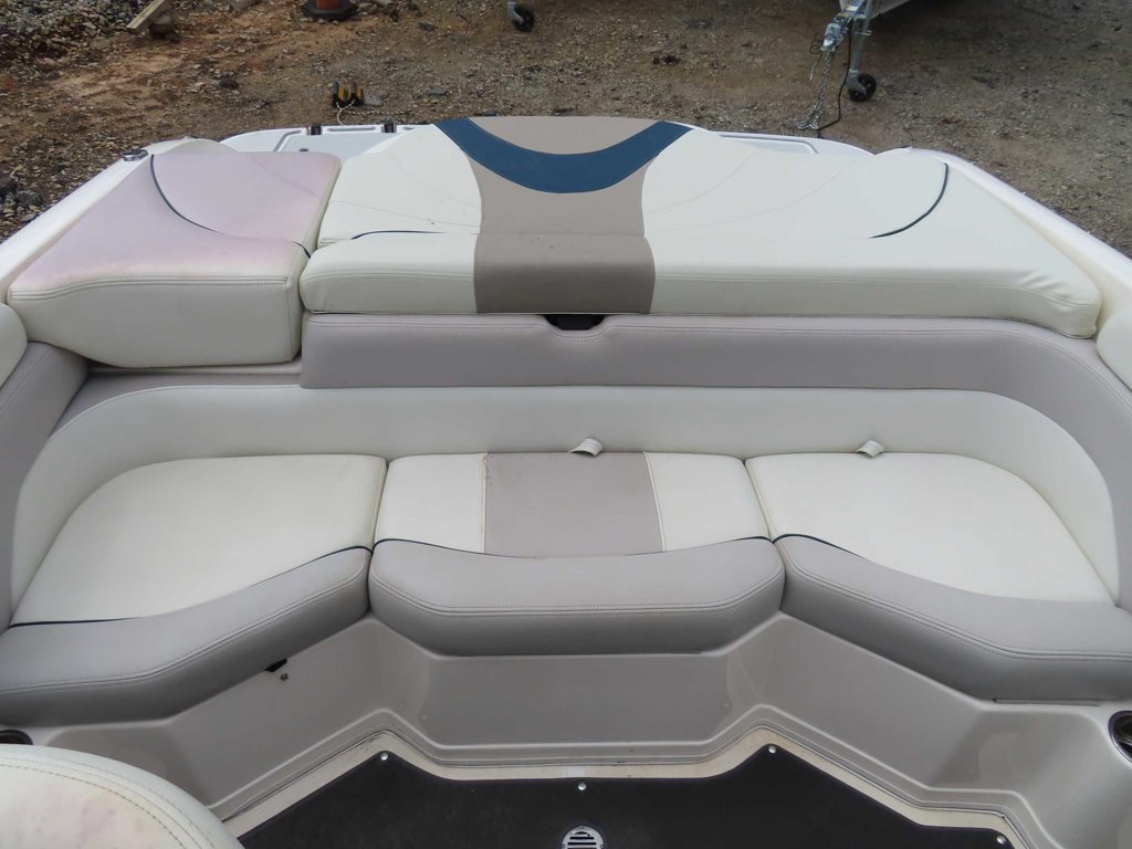 2011 210 Bowrider Mercruiser MPI Trailer