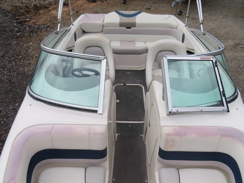 2011 210 Bowrider Mercruiser MPI Trailer