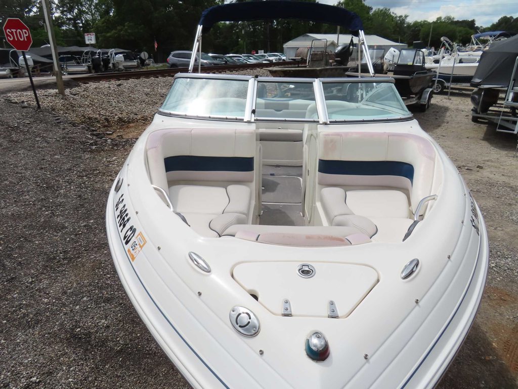 2011 210 Bowrider Mercruiser MPI Trailer
