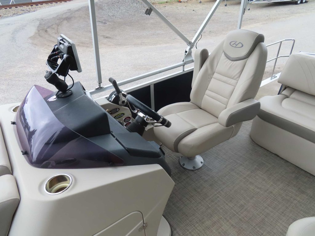 2019 Solstice 220 Swingback Mercury 150 Trailer
