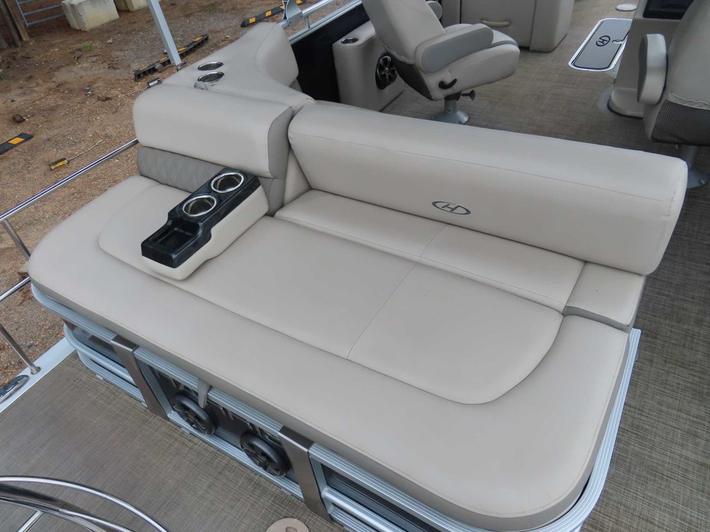 2019 Solstice 220 Swingback Mercury 150 Trailer