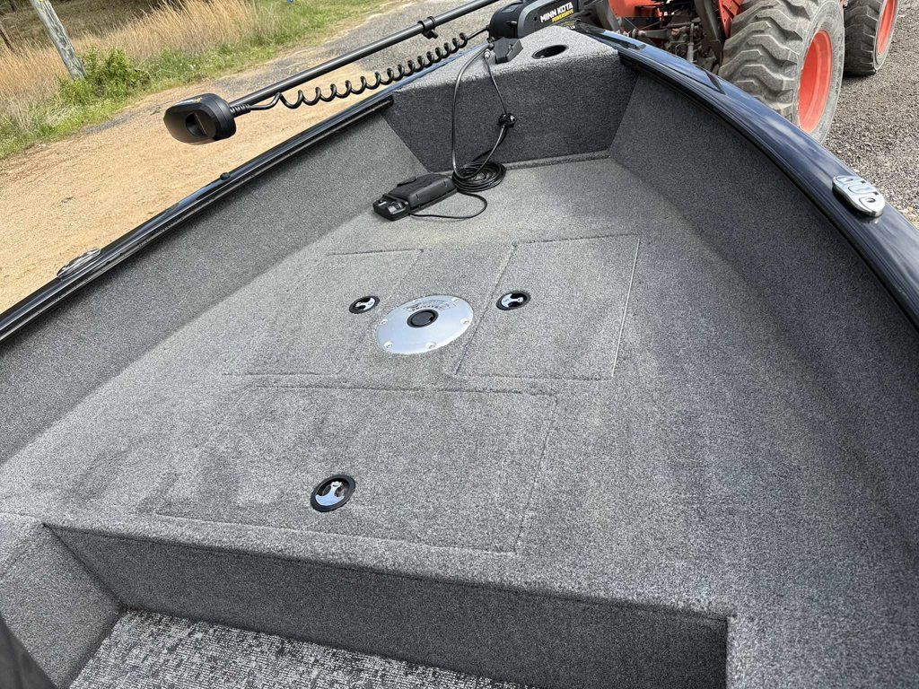 2025 Super Guide V16 Tiller w/ Mercury 40 Trailer